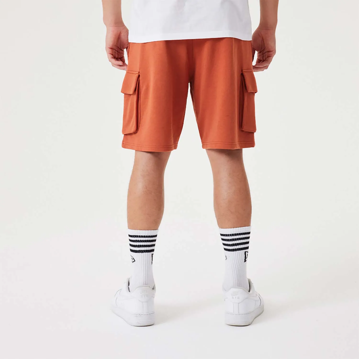 NEW ERA ESSENTIAL CARGO SHORTS