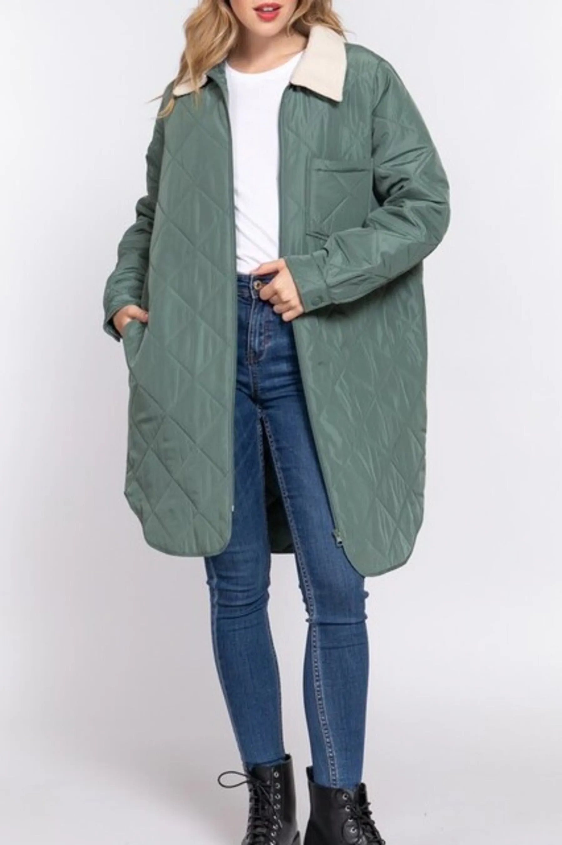 Women's Long sleeve fur collar detail quilted puffer long zip up jacket